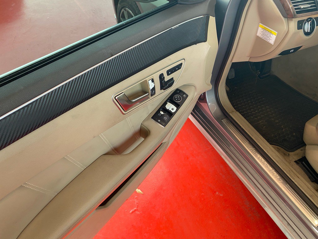 2012 Mercedes-Benz E-Class Image 17