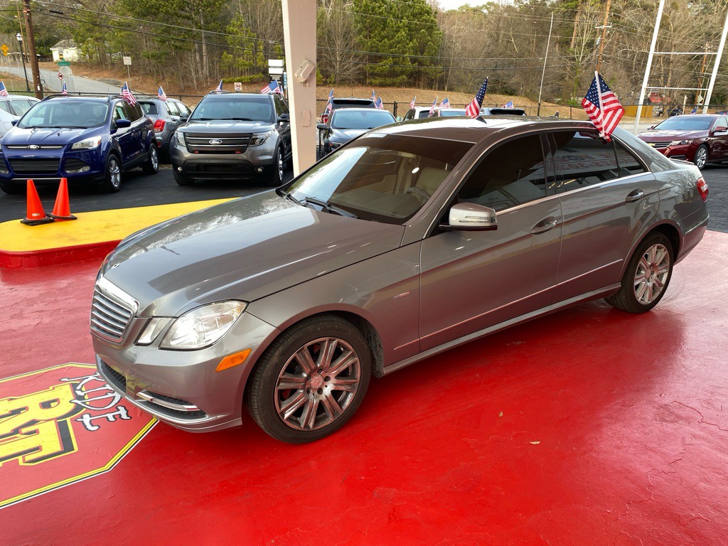 2012 Mercedes-Benz E-Class Image 3
