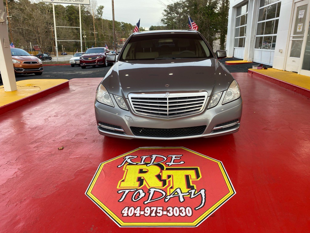 2012 Mercedes-Benz E-Class Image 4