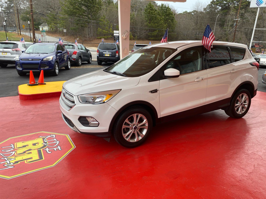 2019 Ford Escape Image 2