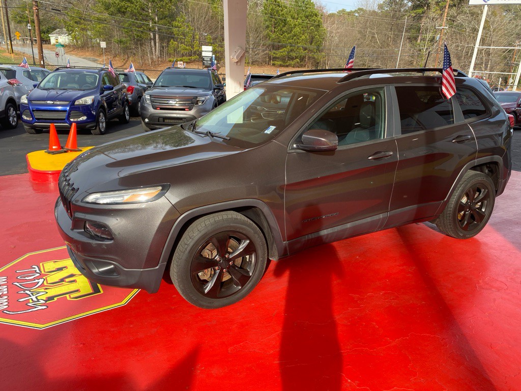 2017 Jeep Cherokee Image 2