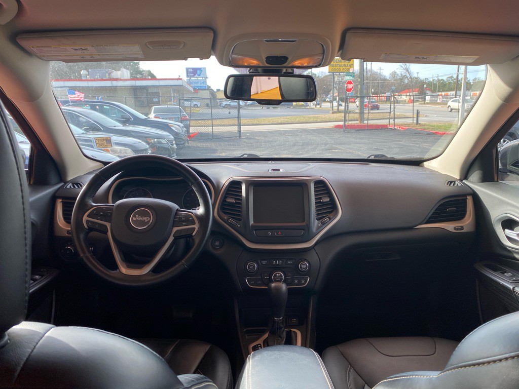 2017 Jeep Cherokee Image 14