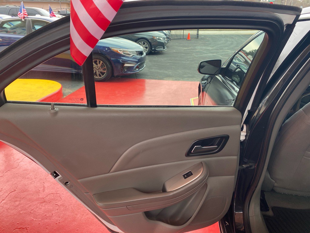 2015 Chevrolet Malibu Image 12