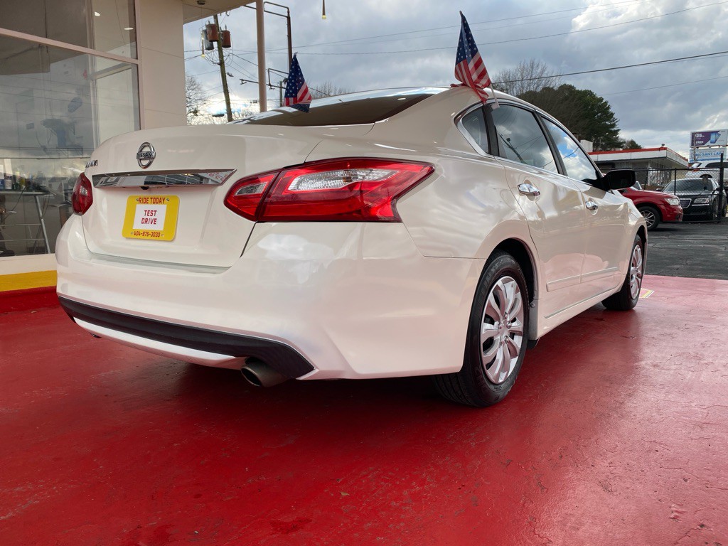 2016 Nissan Altima Image 7