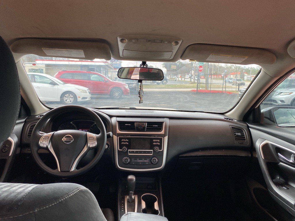 2016 Nissan Altima Image 13