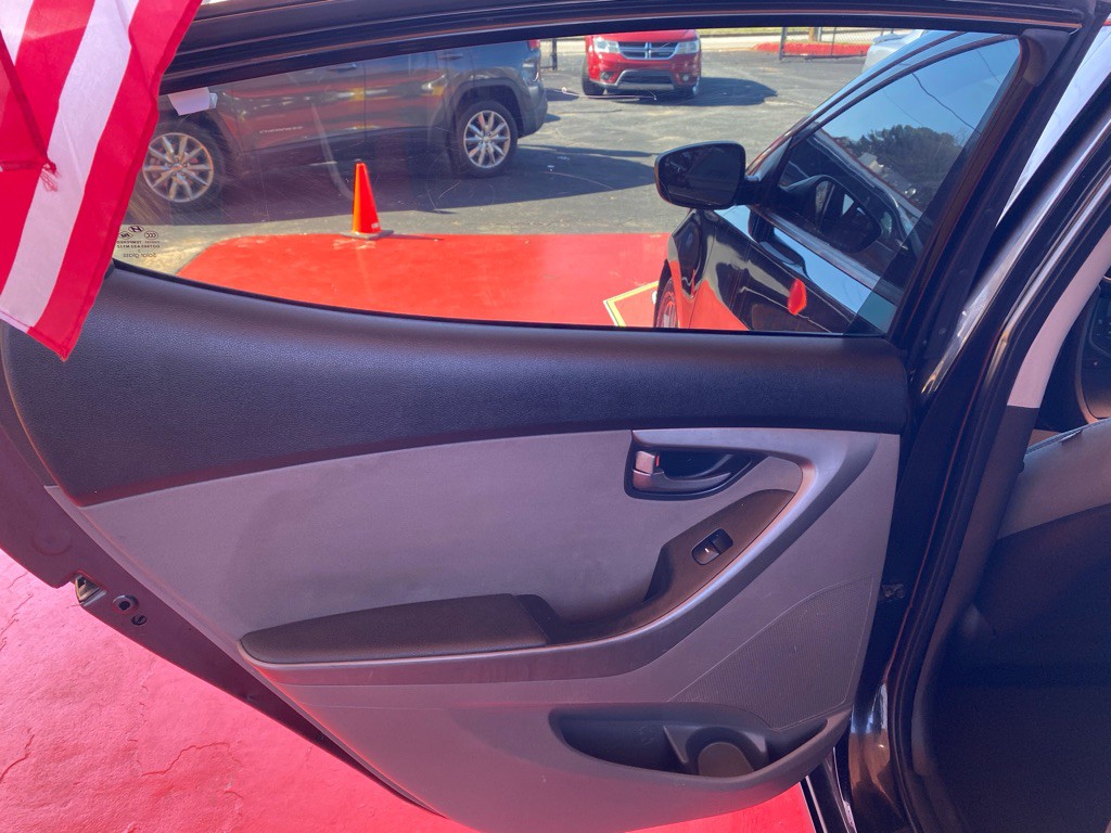 2014 Hyundai Elantra Image 11