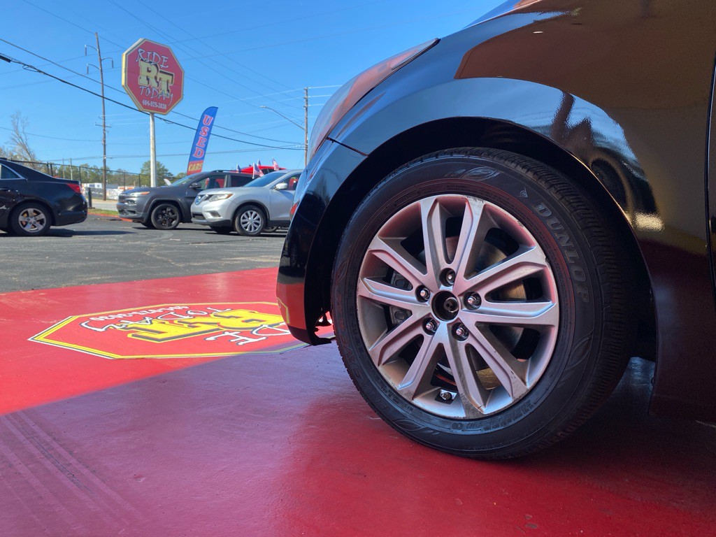 2014 Hyundai Elantra Image 17