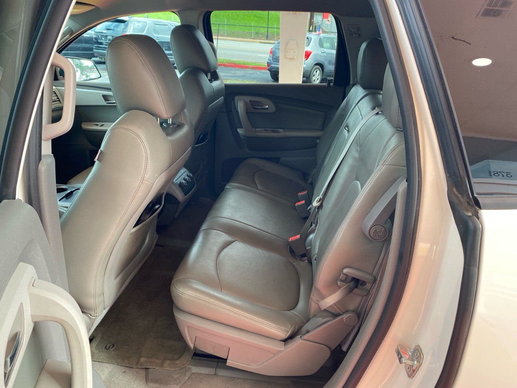 2012 Chevrolet Traverse Image 11