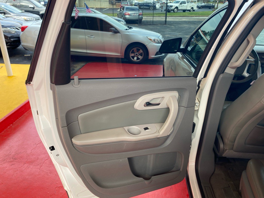 2012 Chevrolet Traverse Image 13