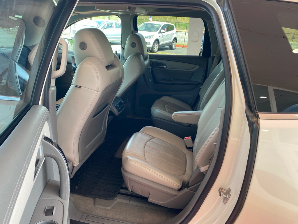 2015 Chevrolet Traverse Image 11