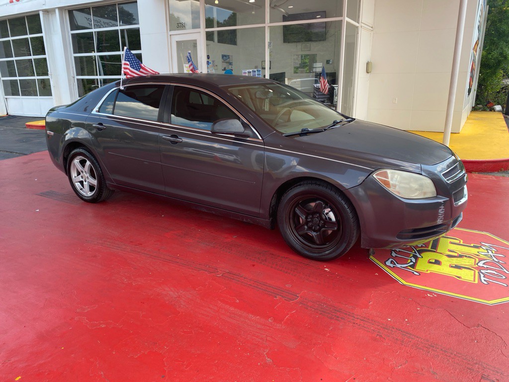 2010 Chevrolet Malibu Image 3