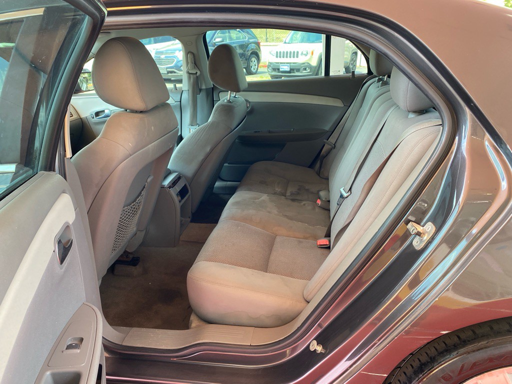 2010 Chevrolet Malibu Image 10