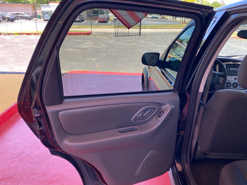 2006 Mazda Tribute Image 12