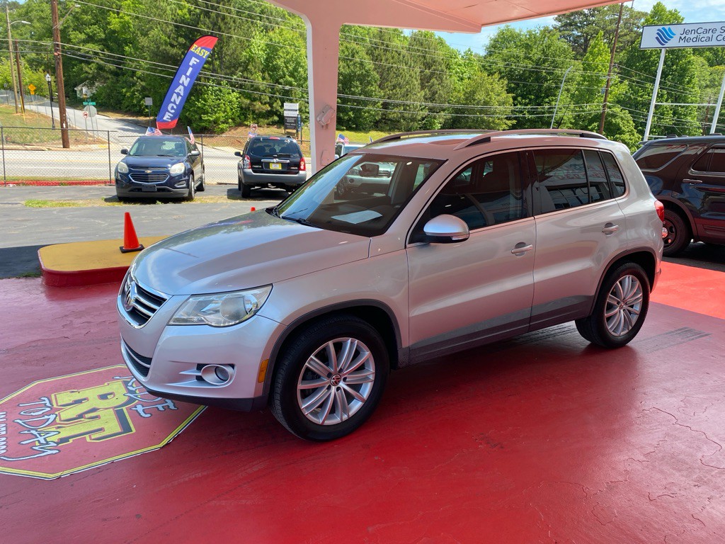 2011 Volkswagen Tiguan Image 1