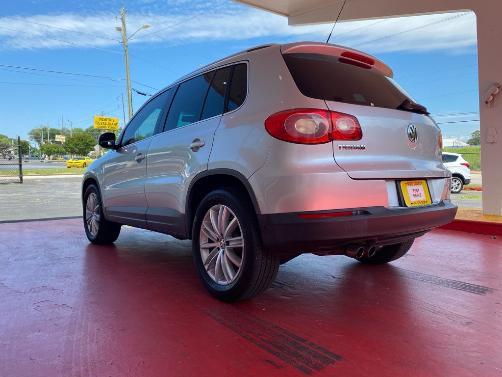 2011 Volkswagen Tiguan Image 8