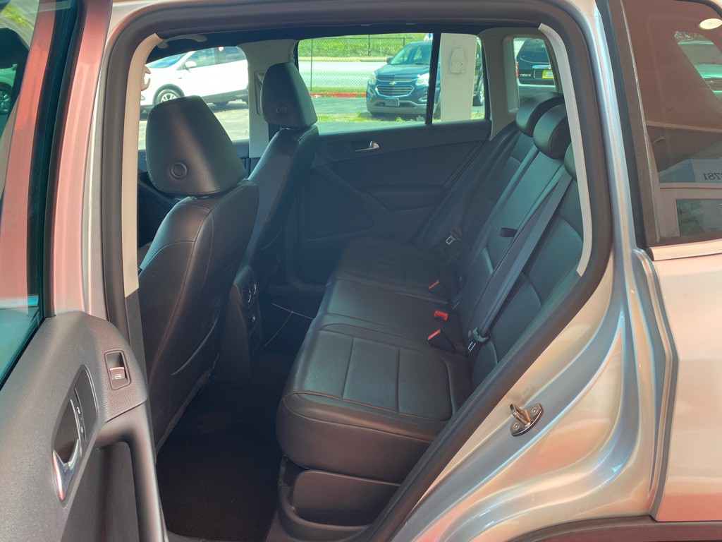 2011 Volkswagen Tiguan Image 9