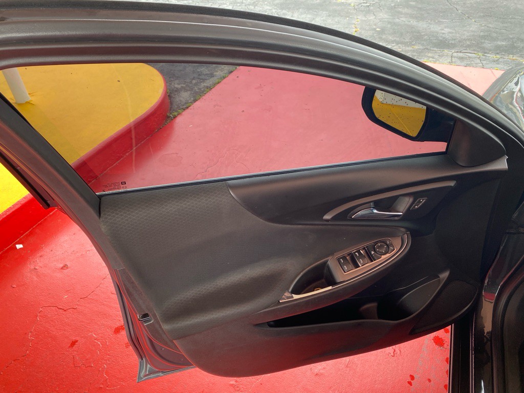 2018 Chevrolet Malibu Image 14