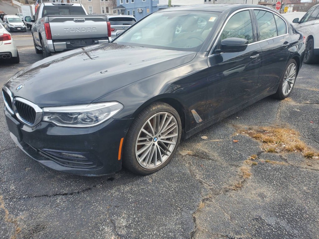 2017 BMW 5 Series Image 1