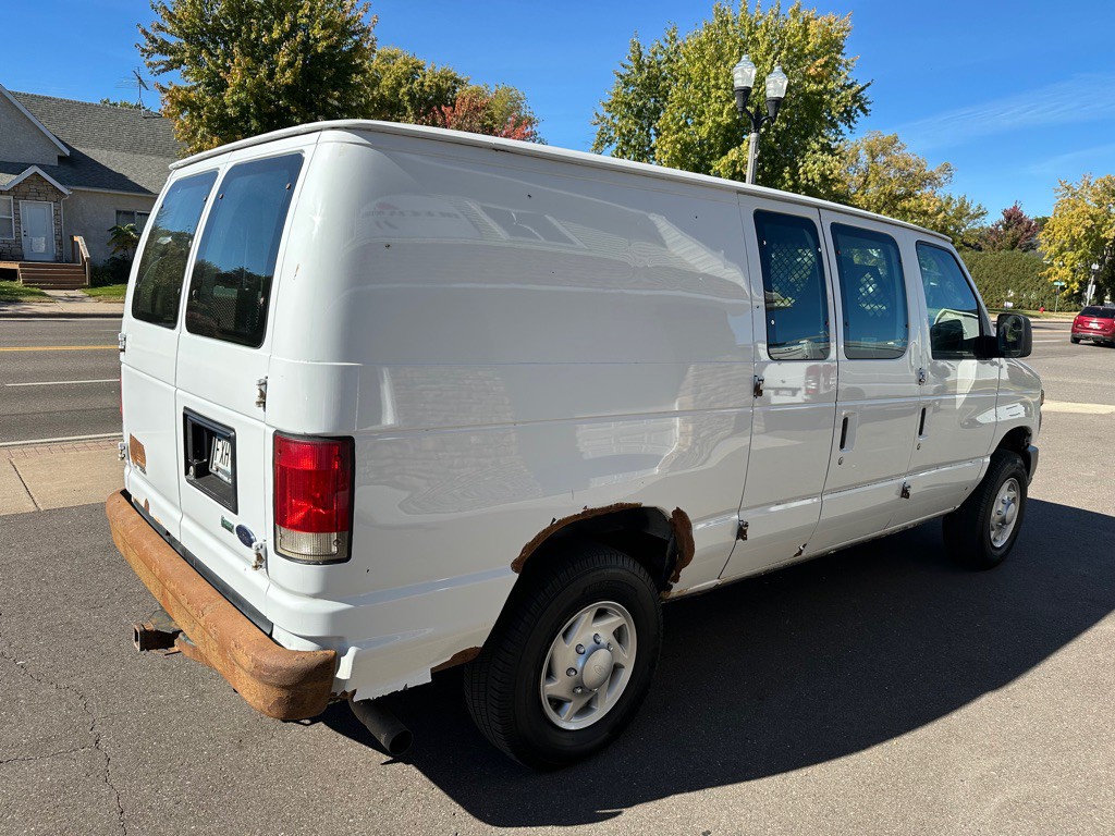2014 Ford E-series Image 3
