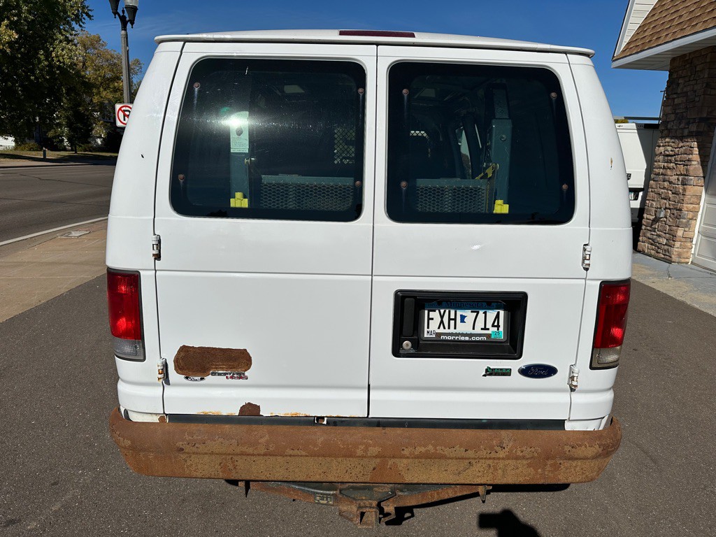 2014 Ford E-series Image 4
