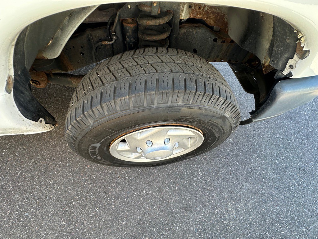 2014 Ford E-series Image 24
