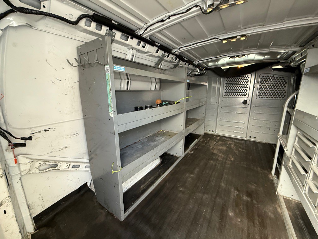 2016 Chevrolet Express Image 5