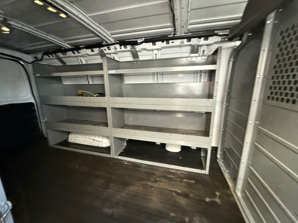 2016 Chevrolet Express Image 9