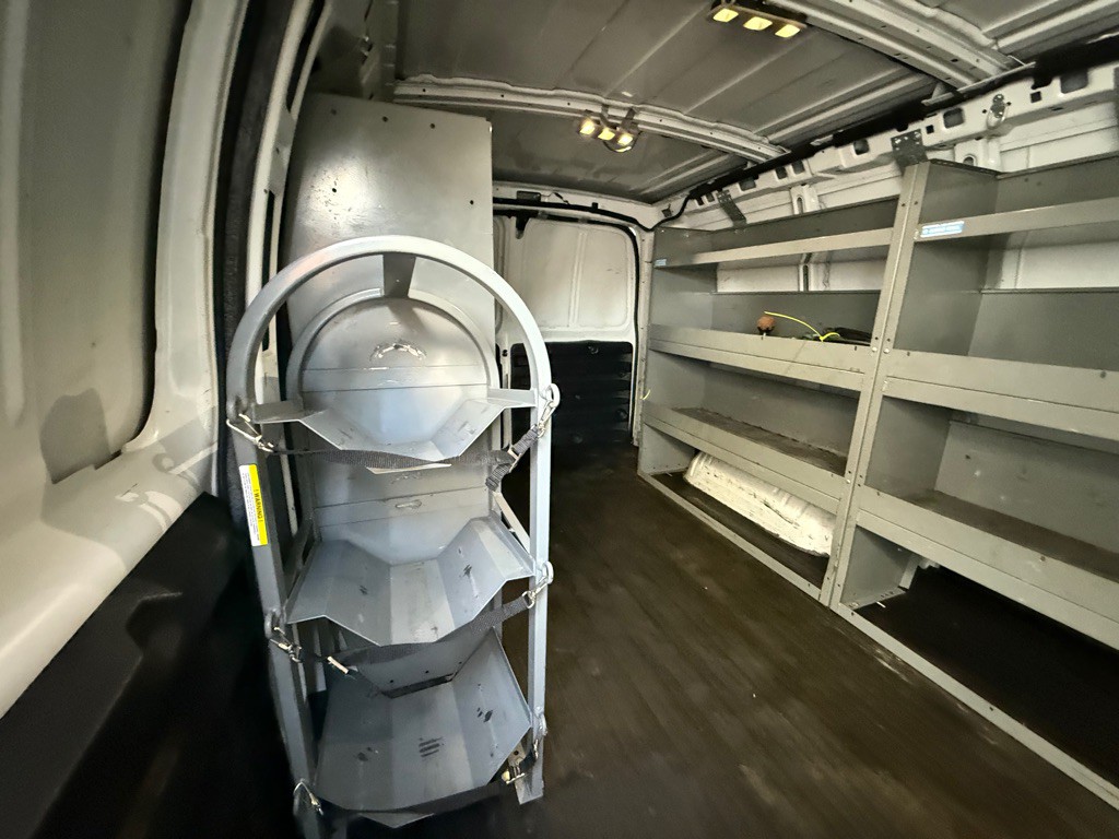 2016 Chevrolet Express Image 10