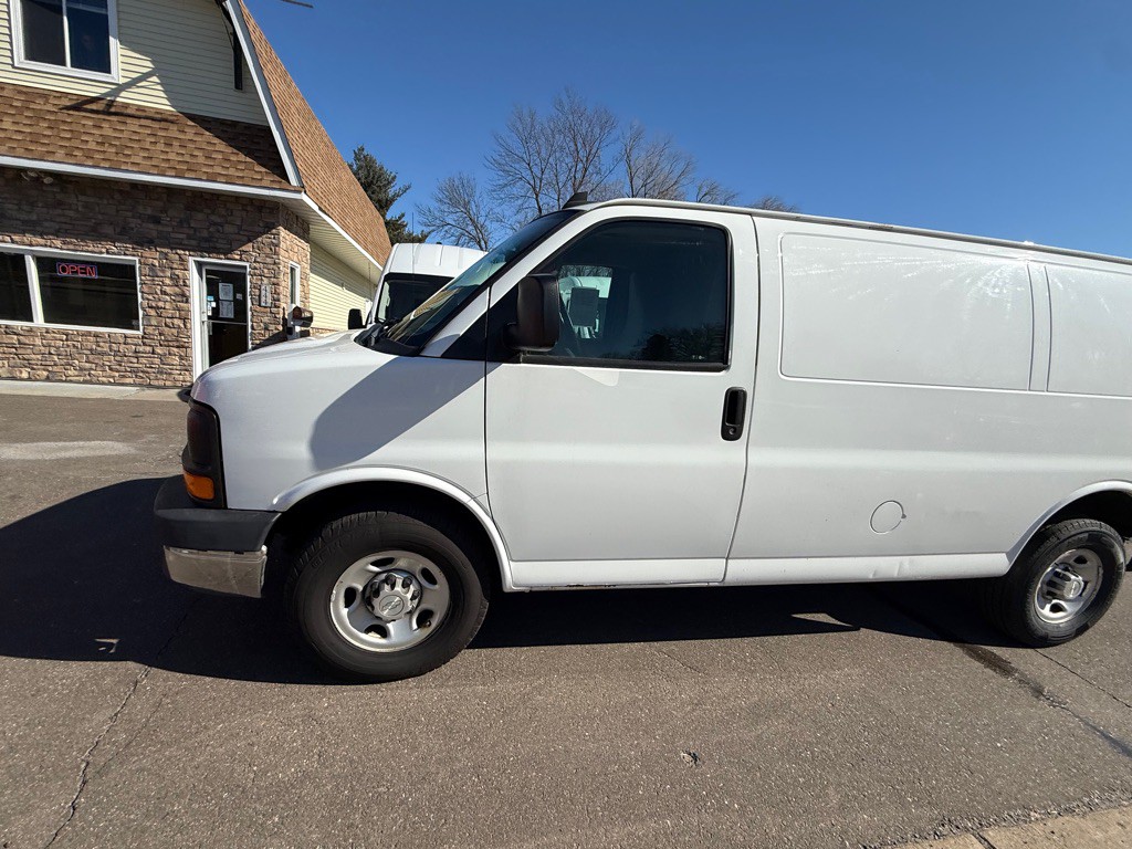 2016 Chevrolet Express Image 22
