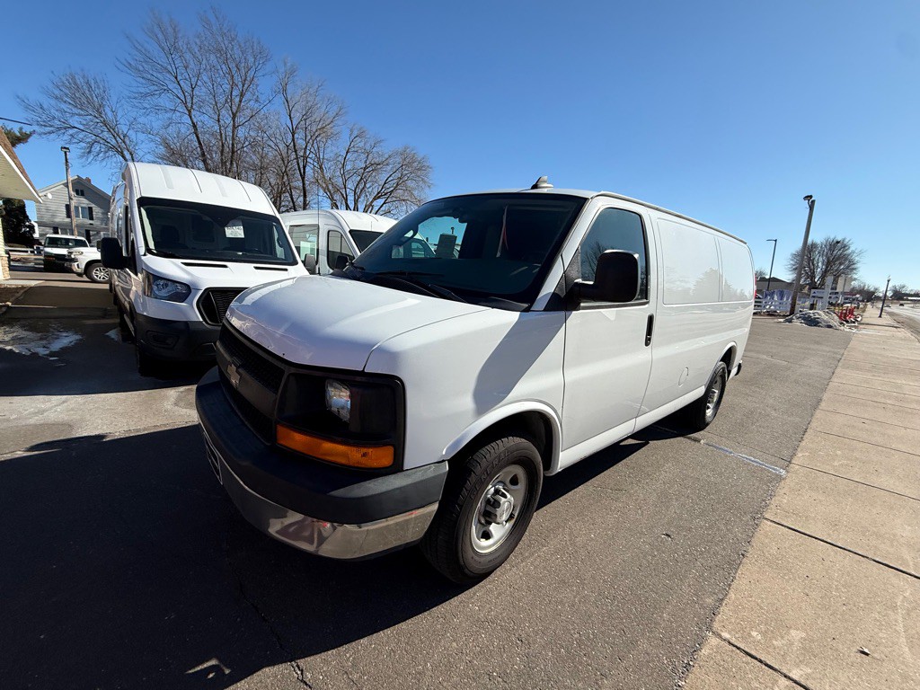 2016 Chevrolet Express Image 2