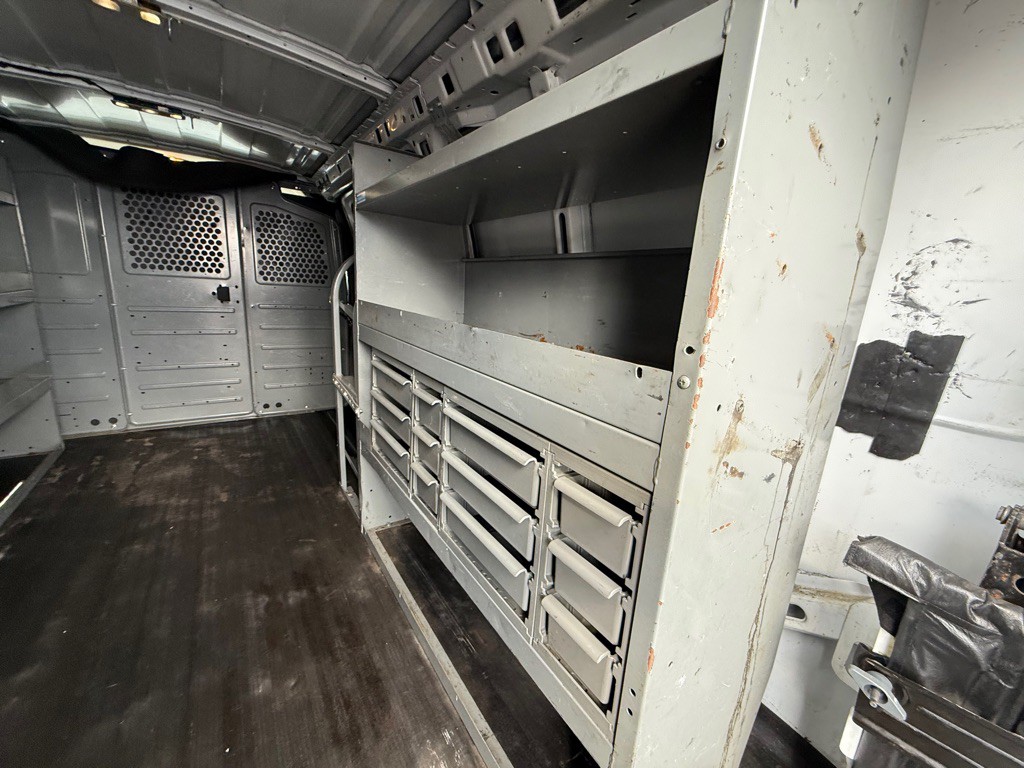 2016 Chevrolet Express Image 7