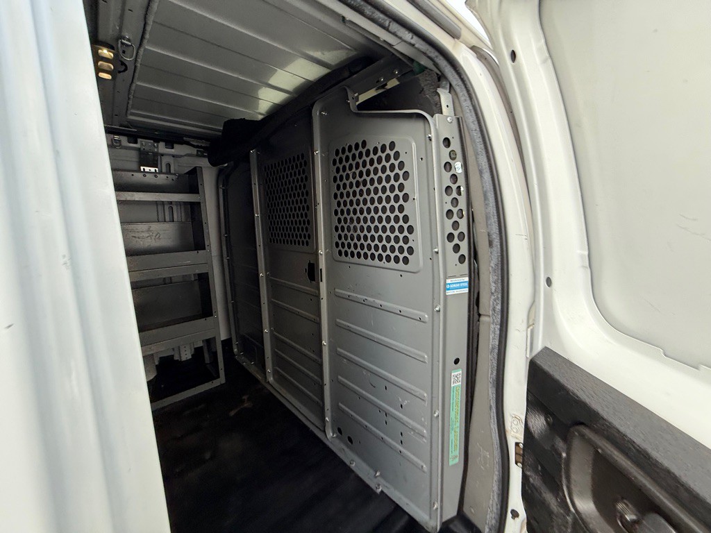 2016 Chevrolet Express Image 9