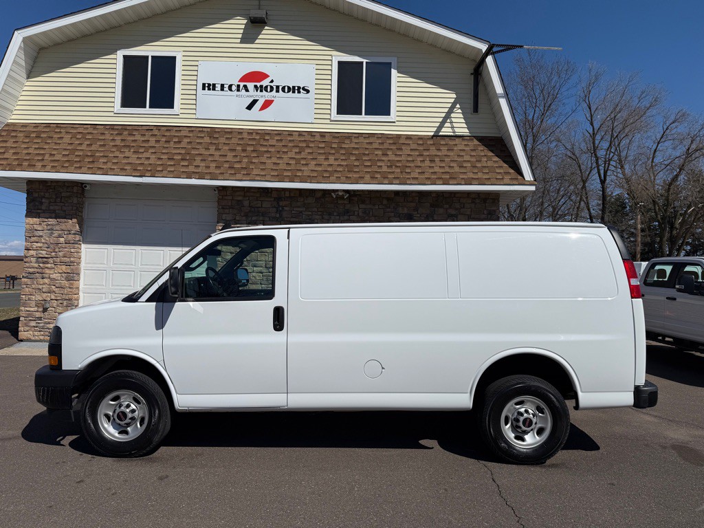 2023 GMC Savana Image 6