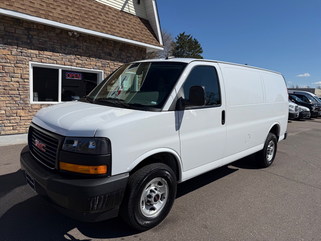 2023 GMC Savana Image 8