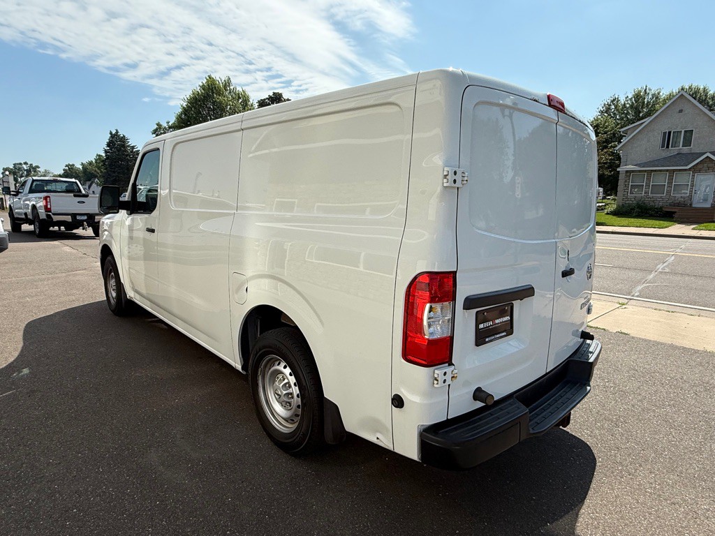 2018 Nissan NV Image 5