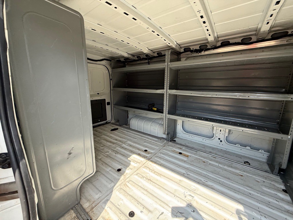 2018 Nissan NV Image 16