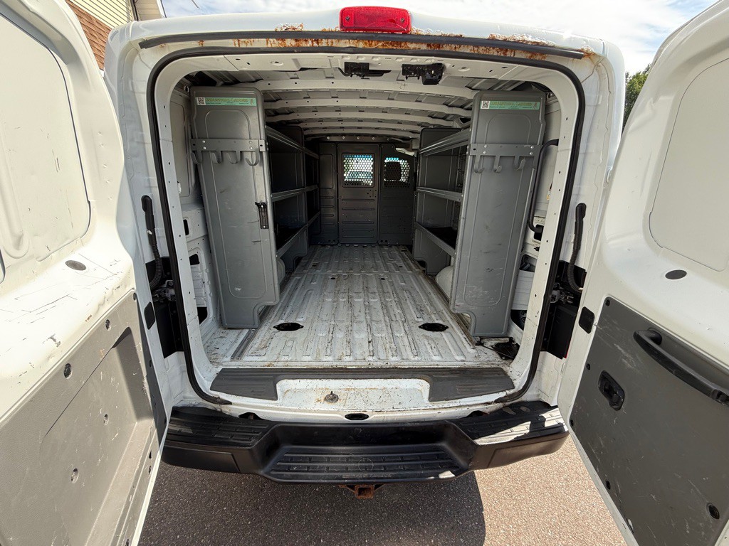 2018 Nissan NV Image 17