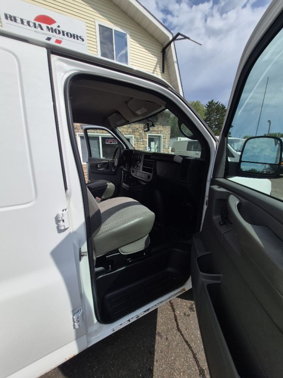 2014 Chevrolet Express Image 10