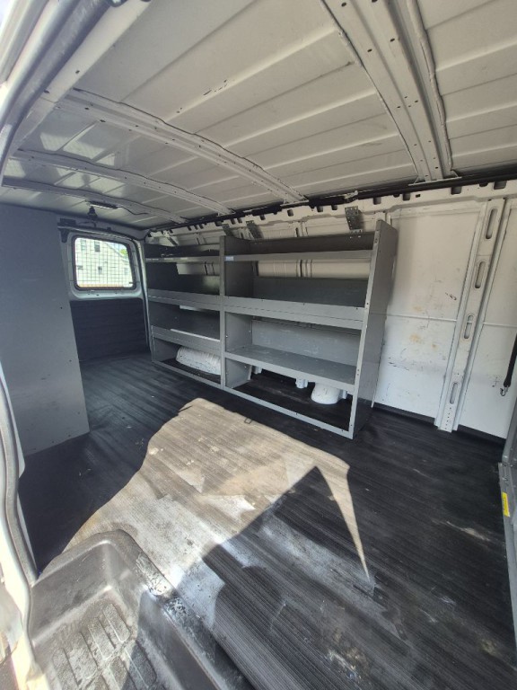 2014 Chevrolet Express Image 12
