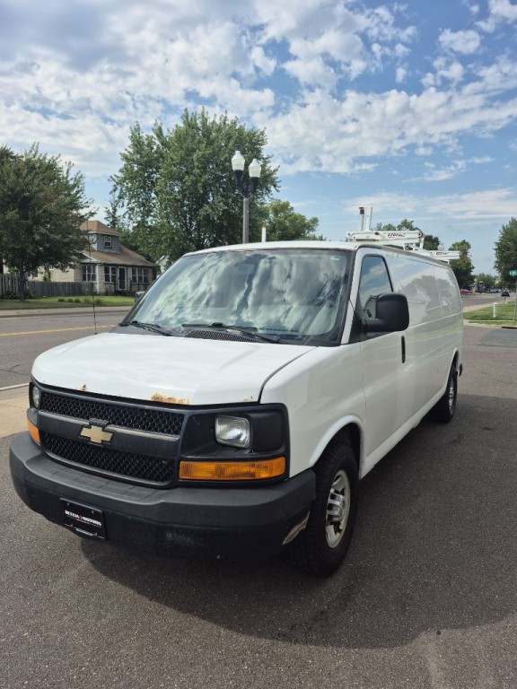 2014 Chevrolet Express Image 2