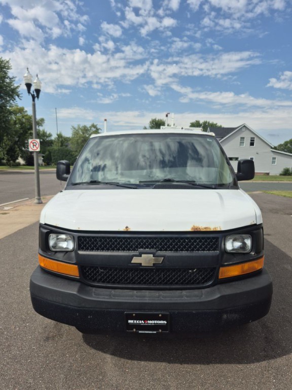 2014 Chevrolet Express Image 3