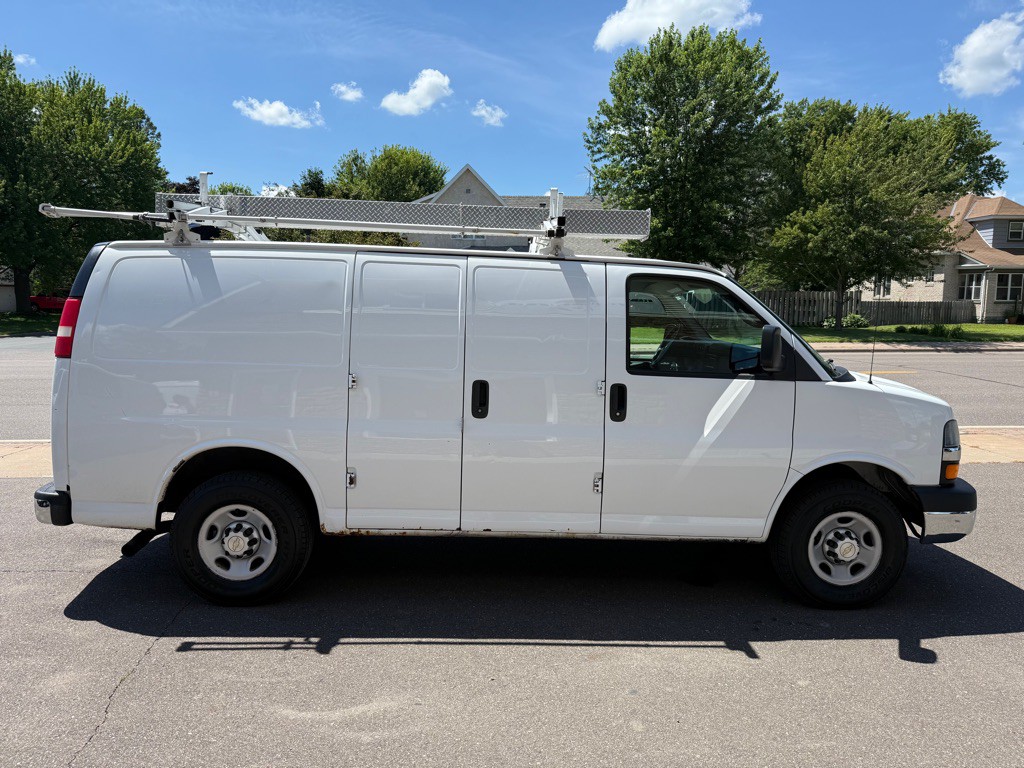 2013 Chevrolet Express Image 2