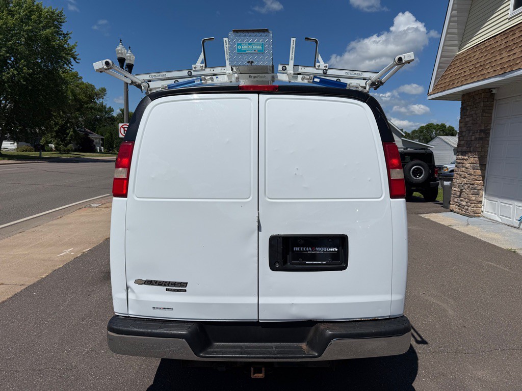 2013 Chevrolet Express Image 4