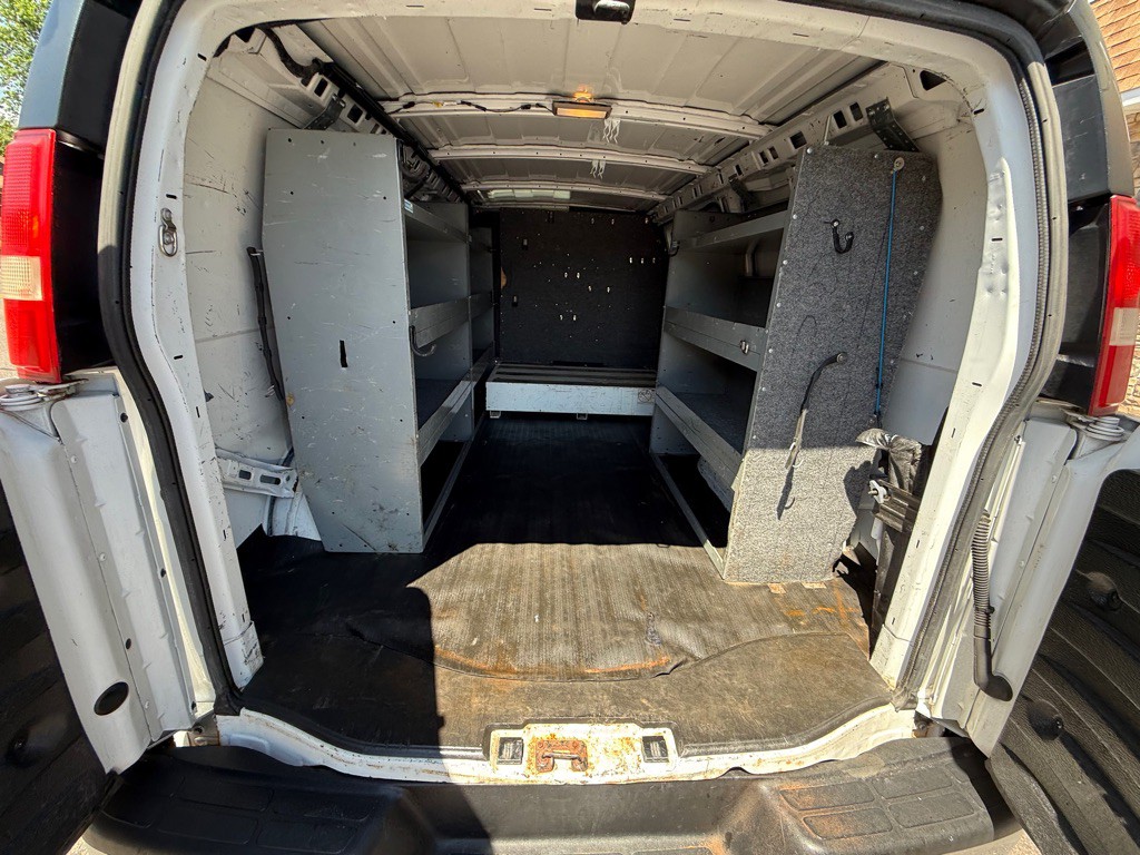 2013 Chevrolet Express Image 11
