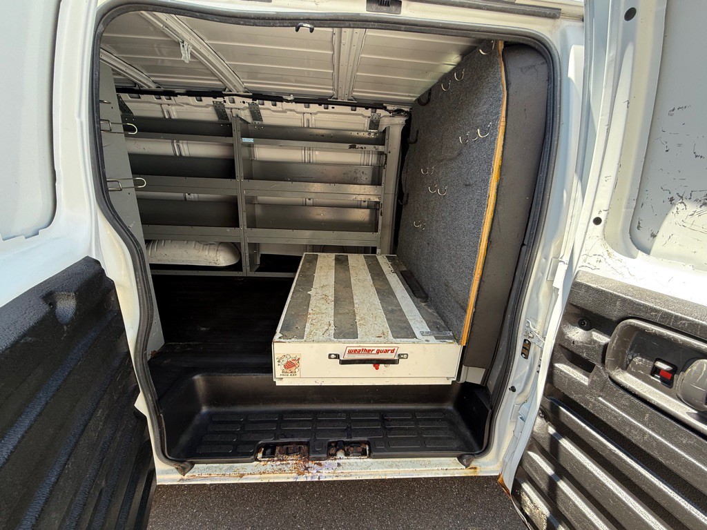 2013 Chevrolet Express Image 13