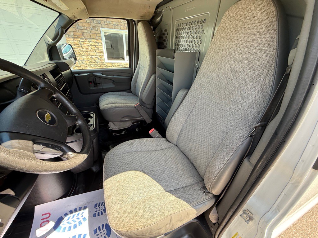 2013 Chevrolet Express Image 21