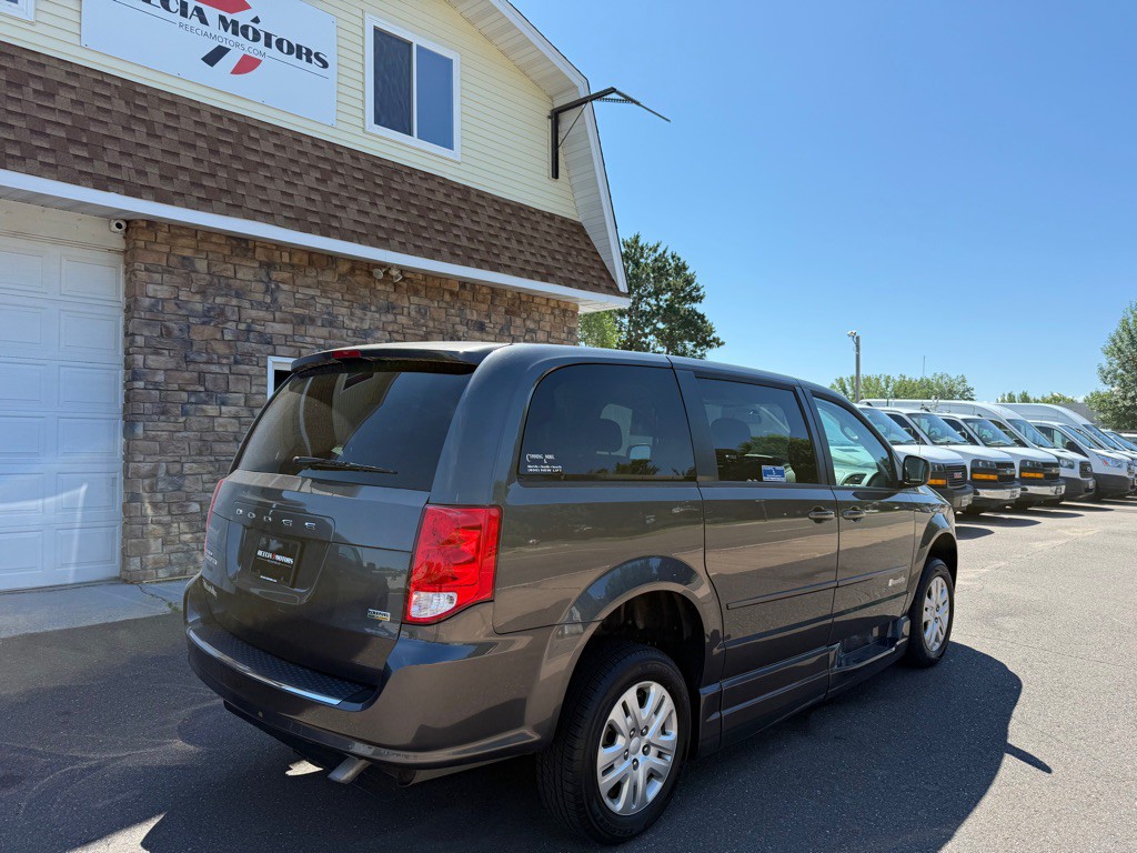 2016 Dodge Grand Caravan Image 3