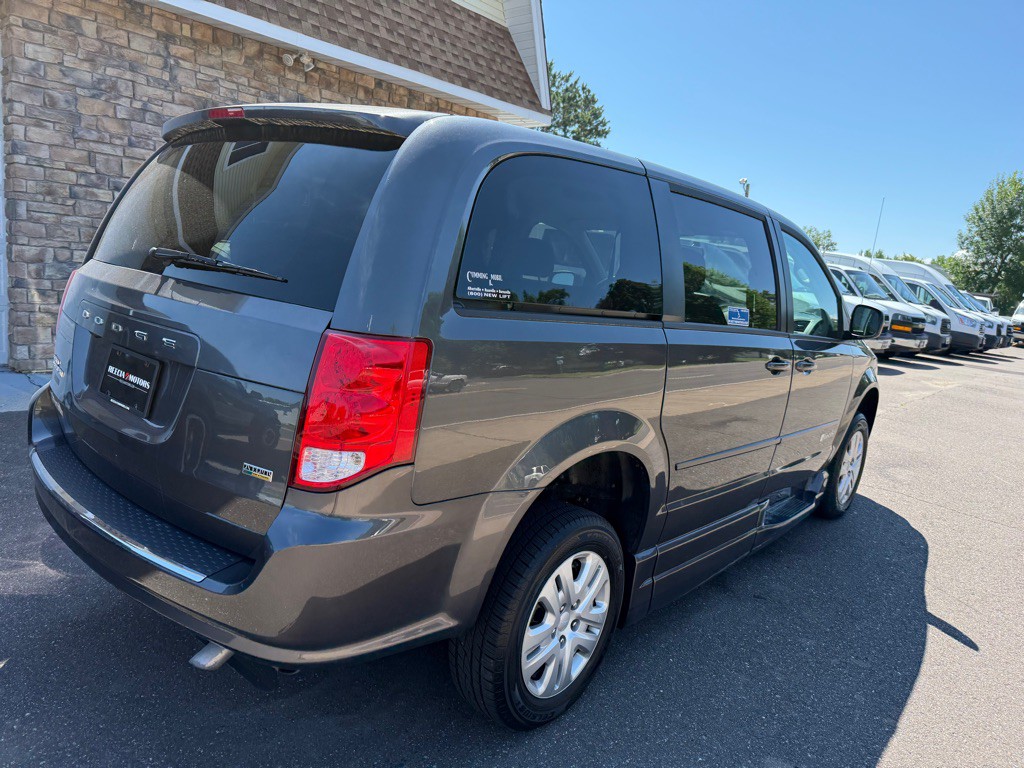 2016 Dodge Grand Caravan Image 4