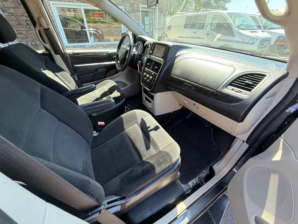 2016 Dodge Grand Caravan Image 24