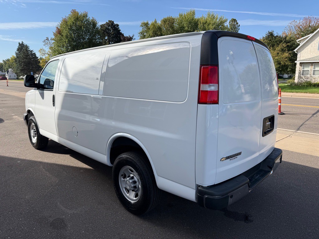 2020 Chevrolet Express Image 5